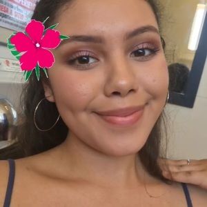 Meet your Posher, Daniela